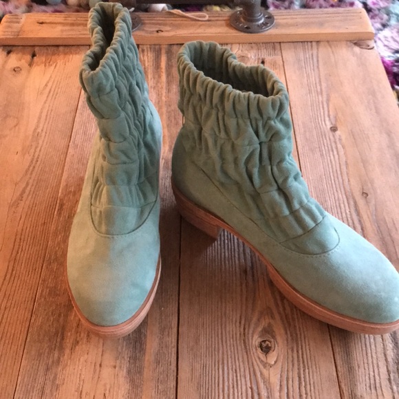 Beklina—Gathered Aya Platform Boots 🥾— NIB - Picture 3 of 7